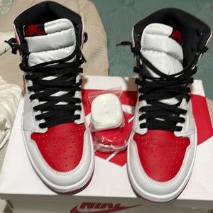 Air Jordan 1 Retro High OG  “heritage”